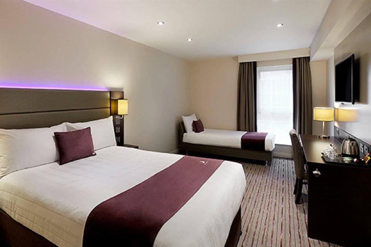 Premier Inn Glasgow Milngavie Bagian luar foto