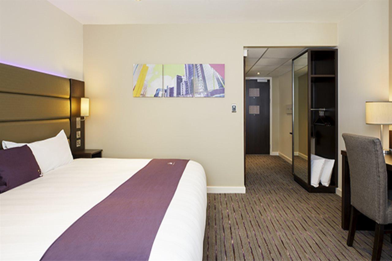 Premier Inn Glasgow Milngavie Bagian luar foto