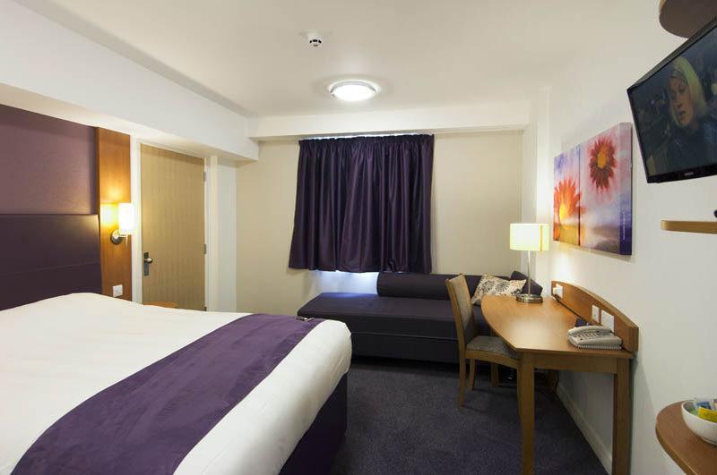 Premier Inn Glasgow Milngavie Bagian luar foto